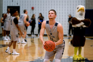 UMW celebrates Eagle Madness.