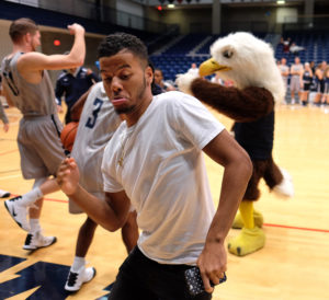 UMW celebrates Eagle Madness.