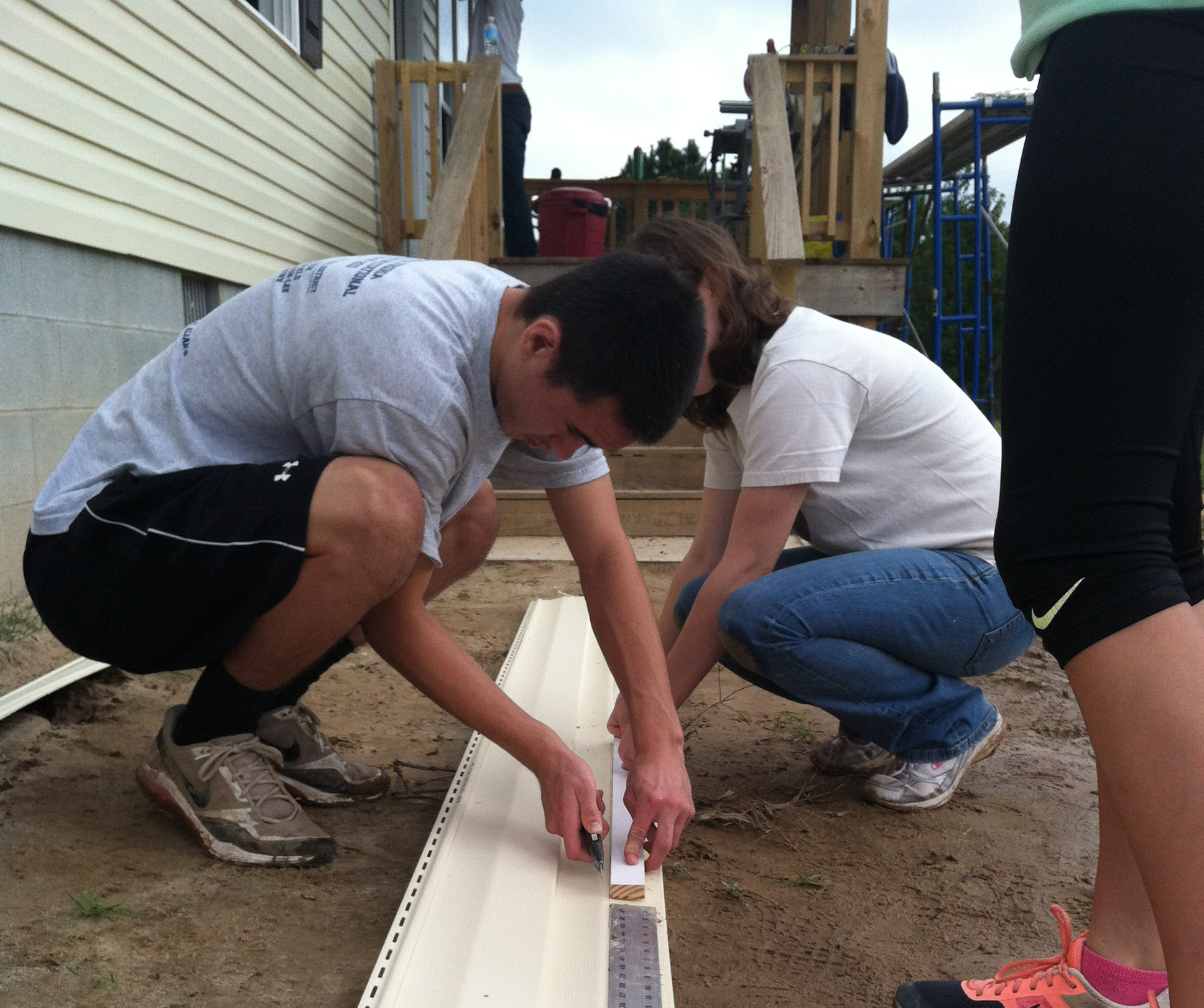 UMW Students Spend Fall Break with Habitat for Humanity News