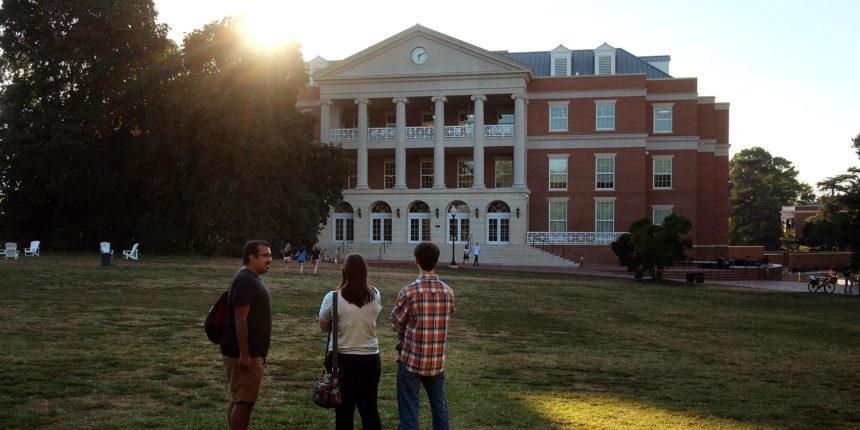 UMW students on campus.