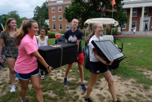 Move-In Day at UMW brought hundreds of new Eagles to campus. Photo by Norm Shafer.