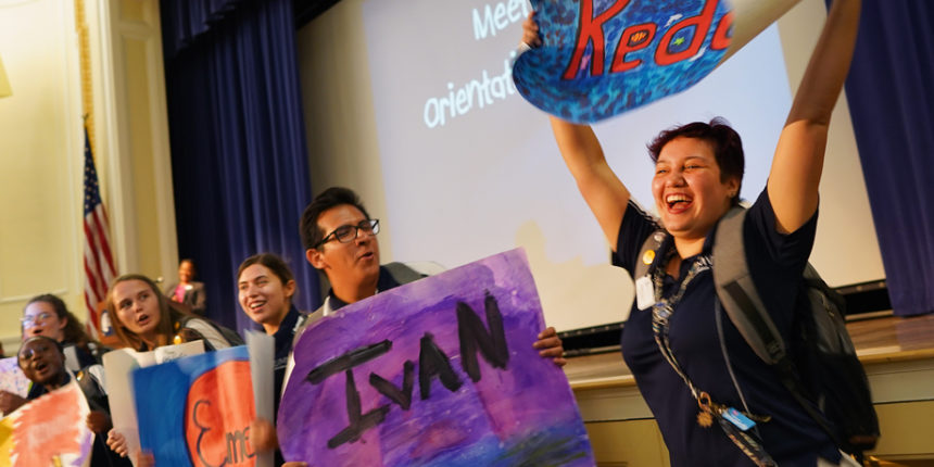 Student orientation leaders greet incoming freshmen and their parents at the University of Mary Washington.