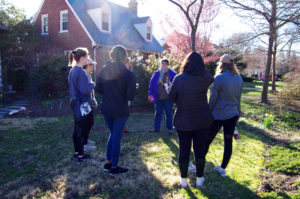 UMW students come together to strengthen community ties on Good Neighbor Day, when they help residents with various chores. Photo by Noah Strobel.