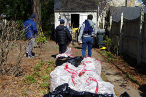 Clearing away leaves was among the services provided by UMW student volunteers on Good Neighbor Day. The annual occassion has students working on various outdoor projects to help Fredericksburg area residents. Photo by Noah Strobel.