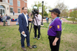 WJLA newscaster Jay Korff interviews Grace Anne Braxton for the station's 11 p.m. broadcast.