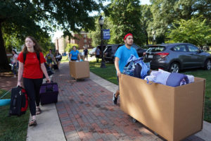 Despite the heat, everything moved smoothly thanks to the hard work of the Residence Life and Housing staff and other offices around UMW. Photo by Suzanne Rossi.