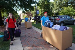 Despite the heat, everything moved smoothly thanks to the hard work of the Residence Life and Housing staff and other offices around UMW. Photo by Suzanne Rossi.