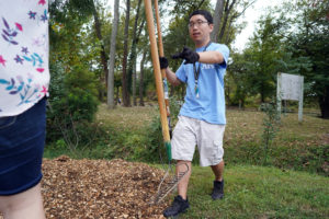 Nearly 200 UMW students volunteered to garden, decorate, write letters to veterans and more during Saturday's Into the Streets event, presented by COAR. Photo by Suaznne Carr Rossi.