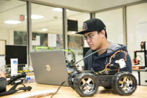 Thanks to a new pathway program with George Mason University, UMW students will now have the opportunity to enroll in pre-master's courses in Mason's Volgenau School of Engineering. Photo by Ron Aira/George Mason University.