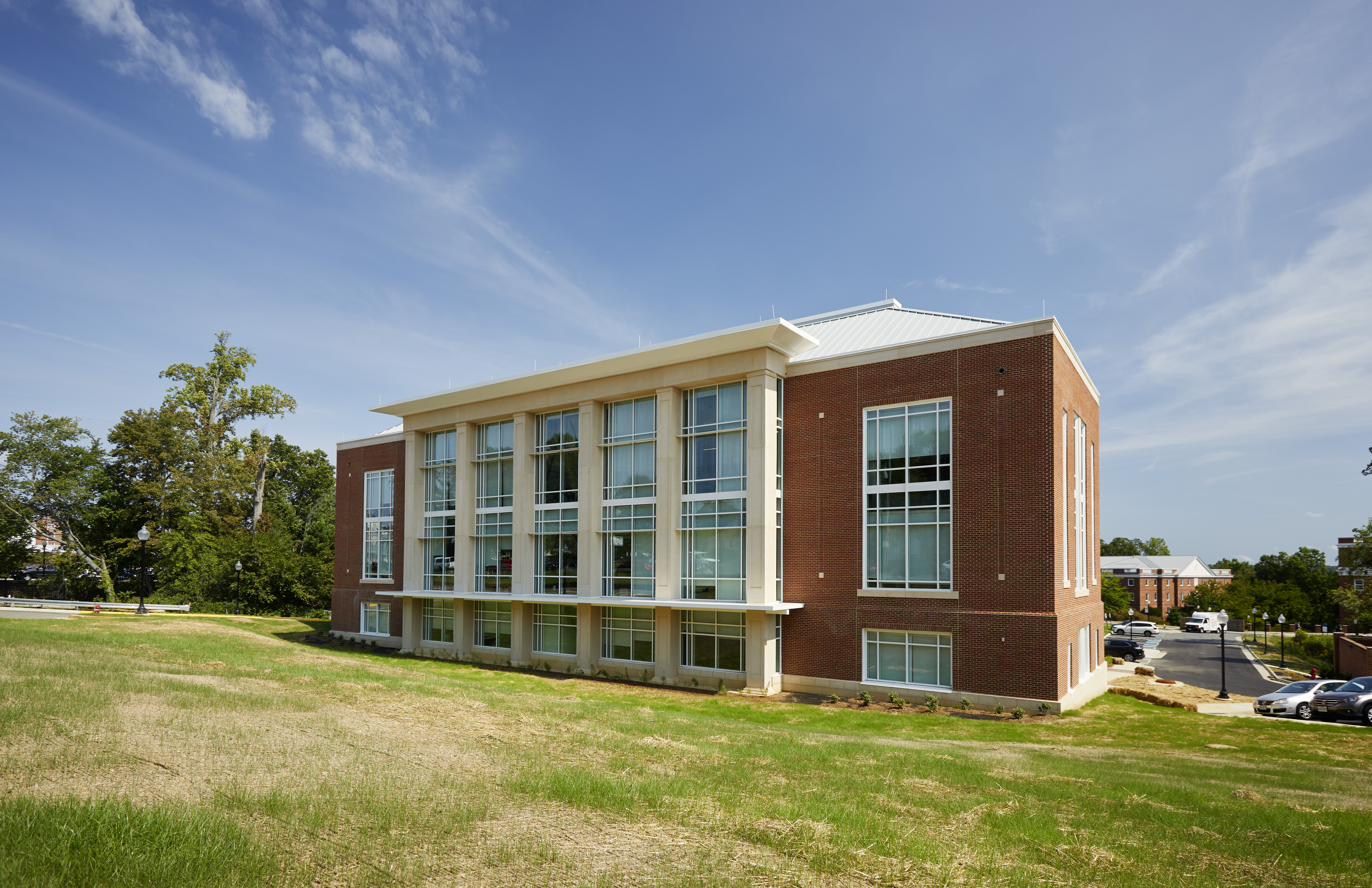 Renovations to UMW's Jepson Science Center incllude new three-story wing with floor-to-ceiling windows facing College Avenue. Inside, geology labs, physics classrooms, and mapping courses showcase science in action. Photo by Adam Ewing.