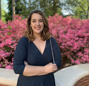 2020 graduate Ashley Czzowitz poses on the UMW campus. Photo courtesy of Lyndsey Czzowitz.