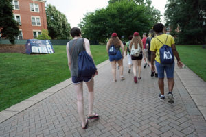 UMW first-year students stroll along Campus Walk on Orientation Day last year, prior to COVID-19. A new leadership program will help students match their passions and strengths to specific leadership styles. 