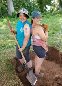 Delaney Resweber (left) with Lizzie O'Meara '19