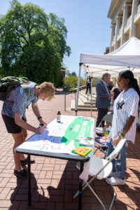 UMW students Ryan Meek and Kaylah Lightfoot participate last year on ASPIRE Week's Personal and Institutional Integrity Day, which reacquainted students with the Honor Council's process of dealing with student conduct. Photo by Sam Cahill.