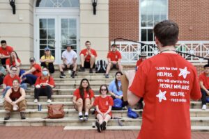 UMW student Knox McKinley addresses a group of volunteers about to participate in a community-service event on Engagement Day. Photo by Kaira Otero.