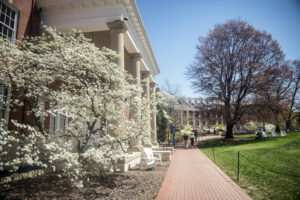 University of Mary Washington has extended the deadline for enrolling students to submit their deposits to June 1 due to delays caused by the new FAFASA application.