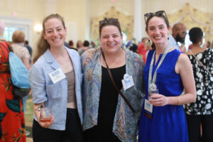2013 graduates enjoy wine, beer and cider tasting at the Jepson Alumni Executive Center. The event is among the most popular at Reunion Weekend. Photo by Karen Pearlman Photography.