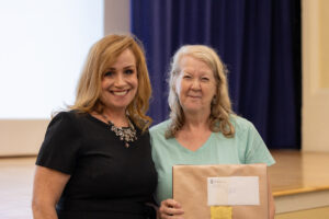 UMW BOV Rector Devon Cushman (left) and Professor of Biology Lynn Lewis