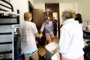 UMW President Troy Paino popped into residence halls to personally welcoe first-year Mary Washington students. Photo by Karen Pearlman.