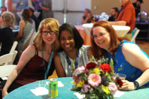1994 alumni enjoy themselves at the all-class party. Photo by Karen Pearlman.