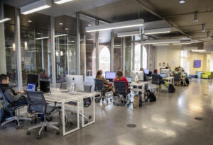 UMW students, pictured here working in the Hurley Convergence Center, will explore AI across interdisciplinary studies – for example, philosophy, sciences, ethics and the humanities – gaining a deeper understanding of its societal implications.