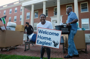 Move-in day at UMW, Wednesday Aug. 22, 2018.  (Photo by Norm Shafer).