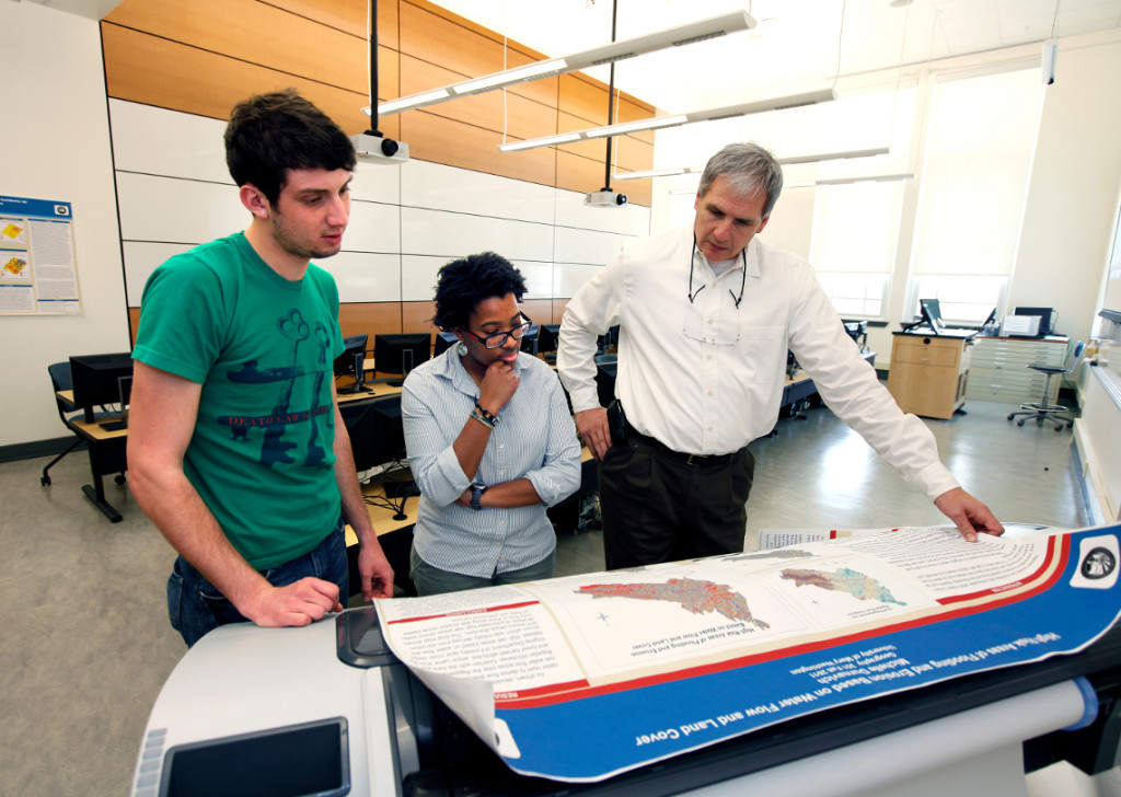 Associate Professor of Geography Brian Rizzo teaches a GIS class.